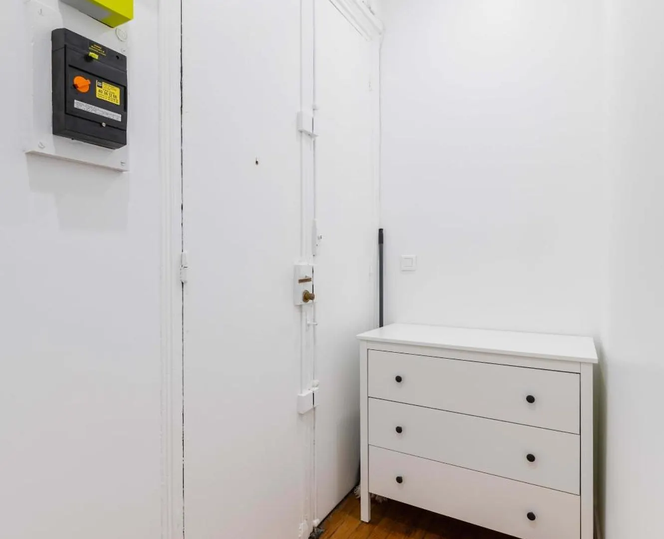 Studio Refait A Neuf Proche Metro - Paris 19 - 2P - Flat-Guest Apartment